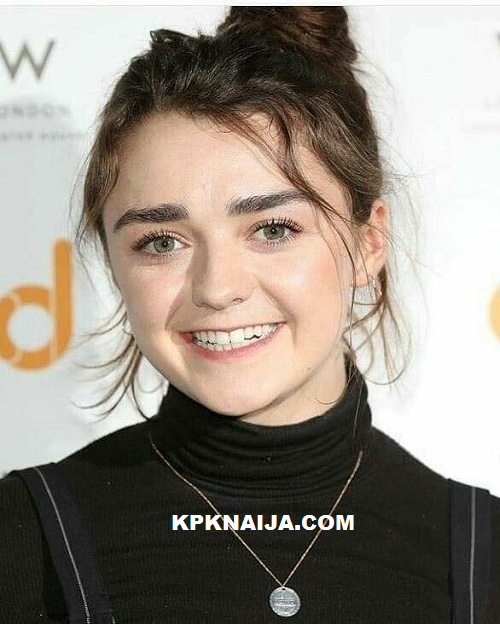 Maisie Williams' Italian Holiday Snaps Go Viral After Playful Mediterranean Sea Dip