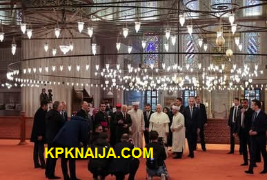 Pope Leo XIV Visits Istanbul's Blue Mosque on Historic Turkey Trip