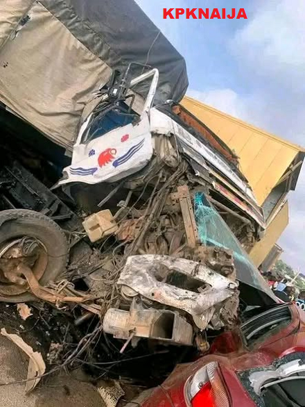 Tragedy in Aba: Two Young Men Killed as Toyota Camry Plunges into Deep Gutter in Osisioma